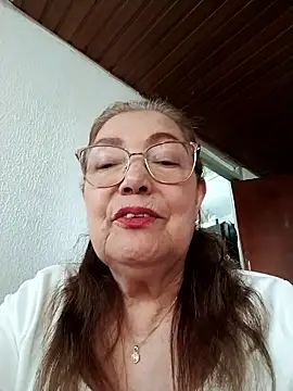 Vicky Rosse online show from January 8, 9:39 pm