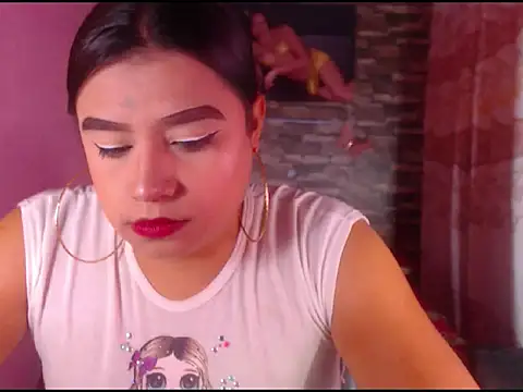 katrinawillff online show from November 25, 11:32 am