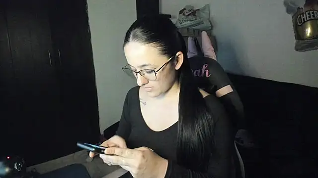 NoahWilliams  online show from March 18, 8:45 pm