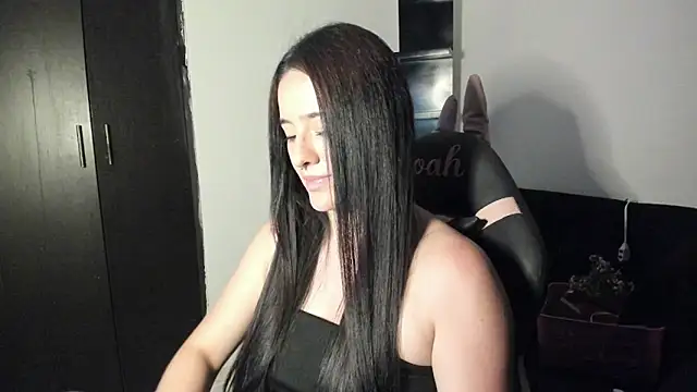 NoahWilliams  online show from August 3, 9:18 pm