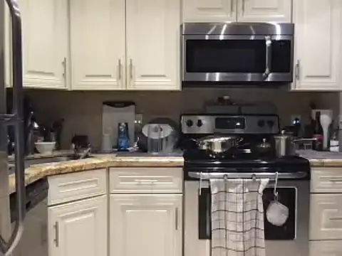 BigGuyMuscle online show from February 22, 5:12 am