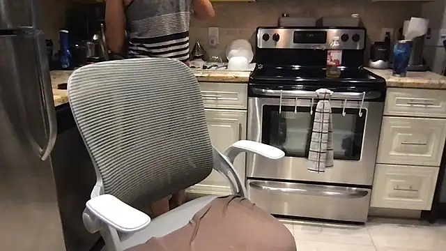 BigGuyMuscle online show from September 25, 4:11 pm