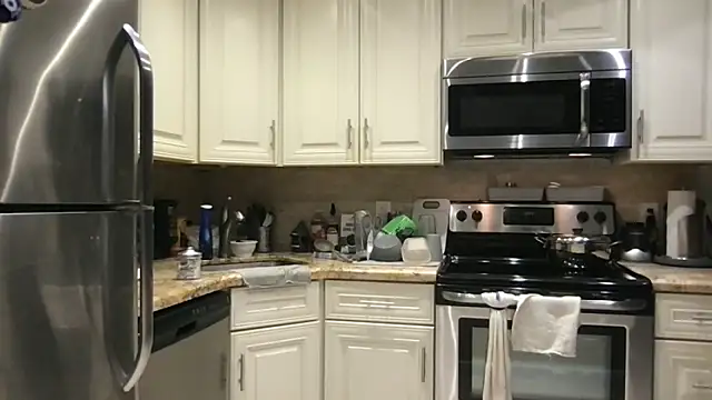 BigGuyMuscle online show from November 23, 6:46 am