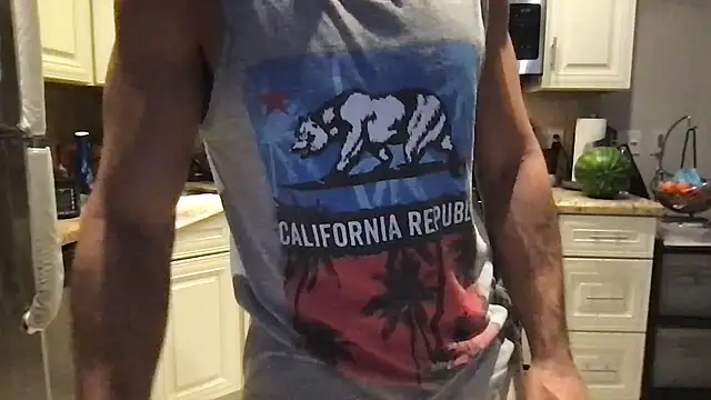 Snapshot of BigGuyMuscle chatting on January 8, 9:50 pm BigGuyMuscle online show from January 8, 9:50 pm