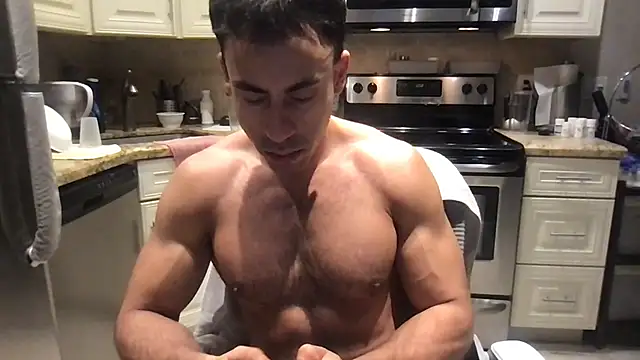 Snapshot of BigGuyMuscle chatting on January 15, 10:09 am BigGuyMuscle online show from January 15, 10:09 am