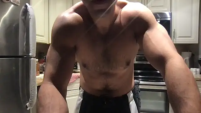 Snapshot of BigGuyMuscle chatting on January 16, 3:21 am BigGuyMuscle online show from January 16, 3:21 am