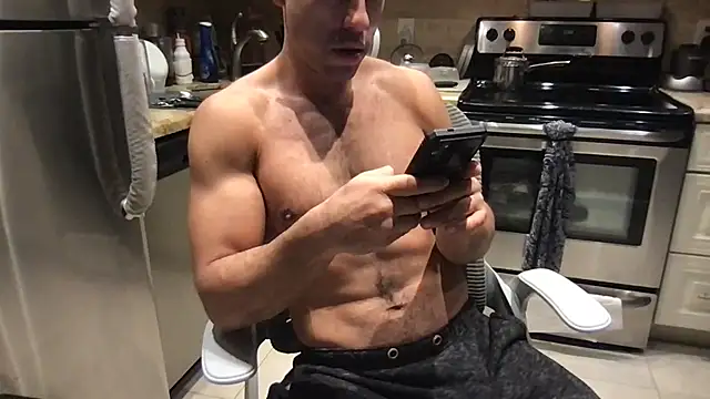 Snapshot of BigGuyMuscle chatting on February 3, 6:40 am BigGuyMuscle online show from February 3, 6:40 am