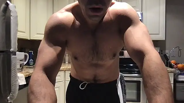 Snapshot of BigGuyMuscle chatting on February 4, 7:53 pm BigGuyMuscle online show from February 4, 7:53 pm