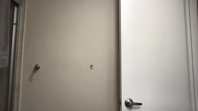 Snapshot of BigGuyMuscle chatting on February 13, 3:24 am BigGuyMuscle online show from February 13, 3:24 am