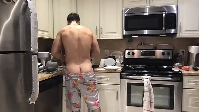 Snapshot of BigGuyMuscle chatting on February 14, 1:35 am BigGuyMuscle online show from February 14, 1:35 am