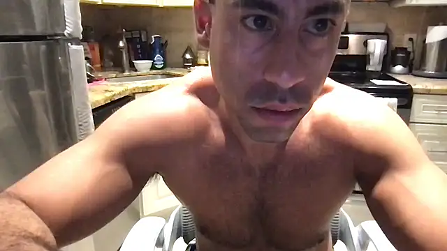 Snapshot of BigGuyMuscle chatting on February 16, 9:05 am BigGuyMuscle online show from February 16, 9:05 am