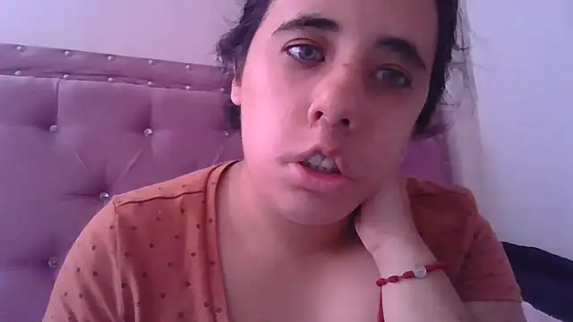 annarose19 online show from November 5, 5:35 pm