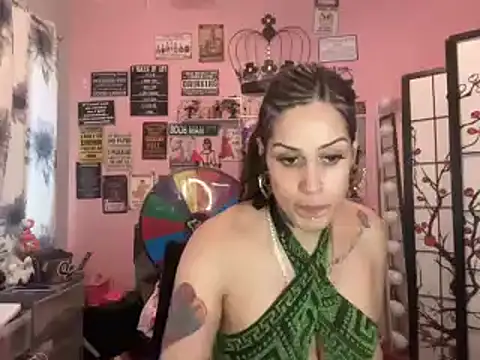 Snapshot of latinacubana chatting on January 12, 8:36 pm latinacubana online show from January 12, 8:36 pm