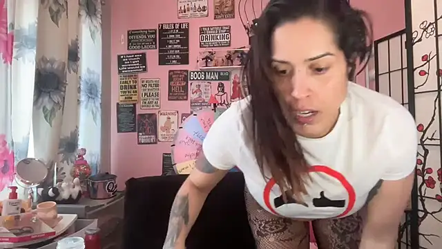 Snapshot of latinacubana chatting on February 1, 8:58 pm latinacubana online show from February 1, 8:58 pm