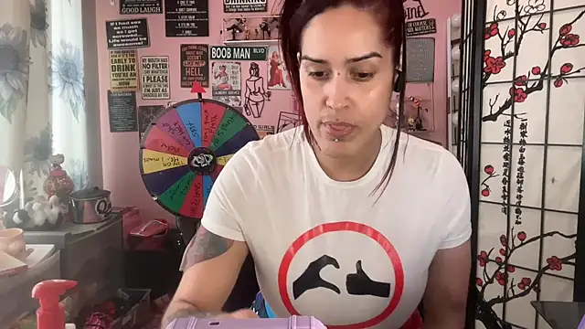 Snapshot of latinacubana chatting on February 23, 7:38 pm latinacubana online show from February 23, 7:38 pm