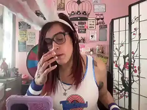 Snapshot of latinacubana chatting on March 9, 3:49 pm latinacubana online show from March 9, 3:49 pm