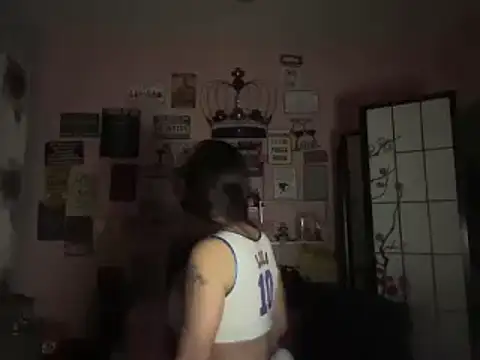 Snapshot of latinacubana chatting on March 10, 6:27 am latinacubana online show from March 10, 6:27 am