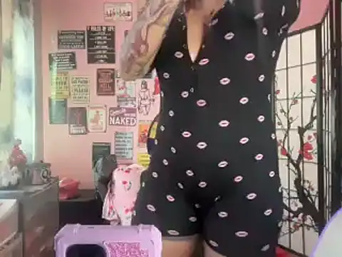 Snapshot of latinacubana chatting on March 12, 1:19 pm latinacubana online show from March 12, 1:19 pm