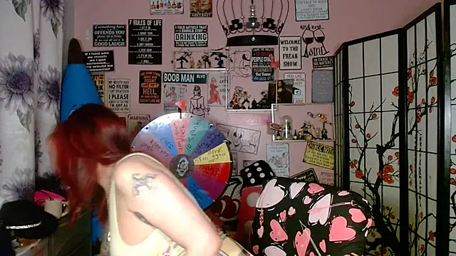 Snapshot of latinacubana chatting on February 6, 5:45 am latinacubana online show from February 6, 5:45 am