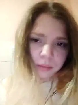 Zuli Kiska online show from December 10, 8:49 pm