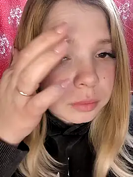 Zuli Kiska online show from February 18, 8:47 pm