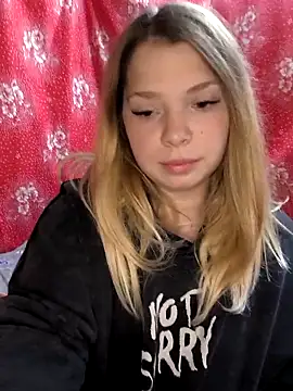 Zuli Kiska online show from November 3, 8:54 pm