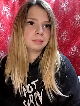 Zuli Kiska online show from November 9, 8:51 pm