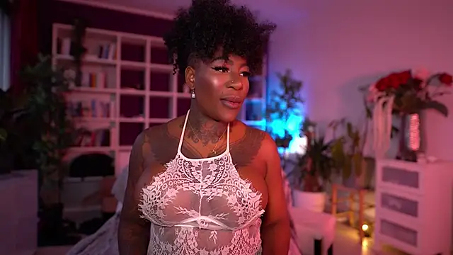 Snapshot of JosyBlack chatting on December 22, 7:11 am JosyBlack online show from December 22, 7:11 am