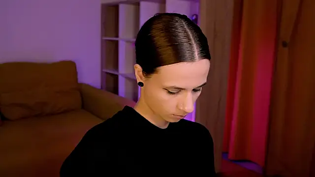 ItsAlisia online show from November 27, 1:35 pm