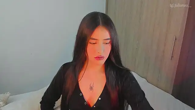 Snapshot of iriswest_ chatting on February 26, 10:42 pm iriswest  online show from February 26, 10:42 pm