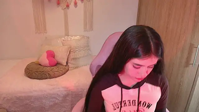 iriswest  online show from February 16, 12:29 am