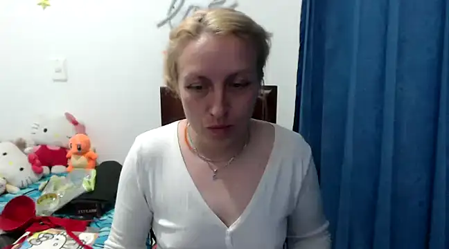 kittykalor09 online show from December 9, 2:45 am