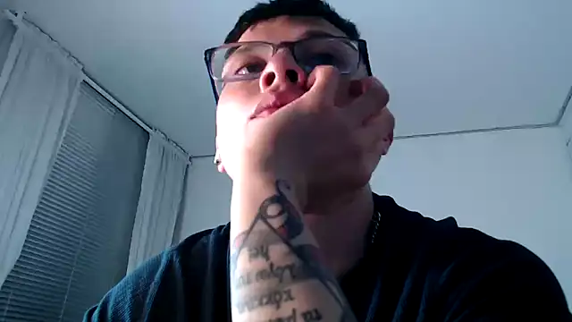 MathewCollin online show from February 19, 11:25 pm