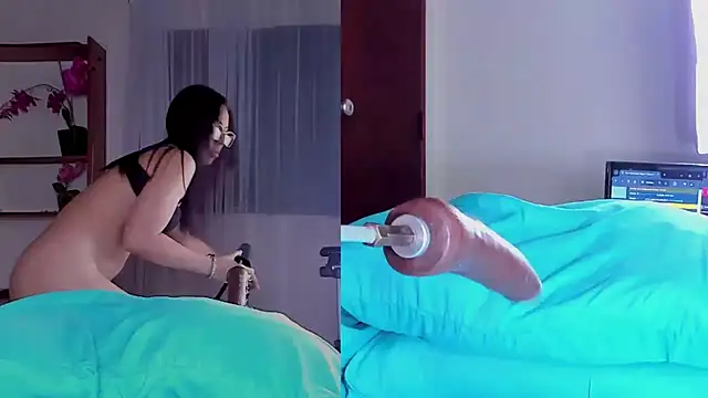 Snapshot of Angeli_Wu_ chatting on December 4, 3:48 am Angeli Wu online show from December 4, 3:48 am