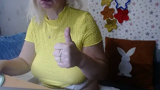 QueenLana online show from November 15, 5:16 am