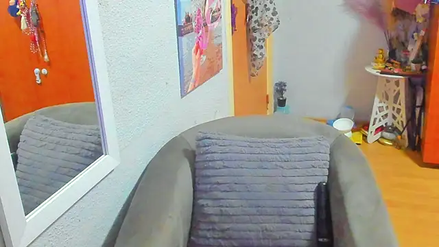 Snapshot of marie_marie03 chatting on February 5, 9:46 am marie marie03 online show from February 5, 9:46 am