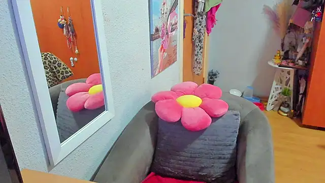 Snapshot of marie_marie03 chatting on March 5, 7:49 am marie marie03 online show from March 5, 7:49 am