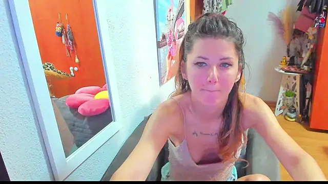 Snapshot of marie_marie03 chatting on March 6, 6:30 am marie marie03 online show from March 6, 6:30 am