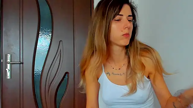 Snapshot of marie_marie03 chatting on November 5, 8:14 am marie marie03 online show from November 5, 8:14 am