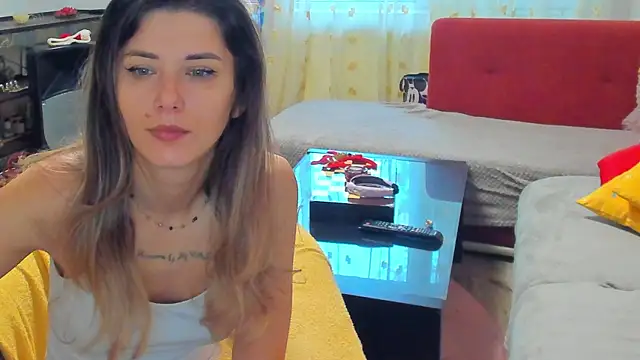 Snapshot of marie_marie03 chatting on January 8, 8:27 am marie marie03 online show from January 8, 8:27 am