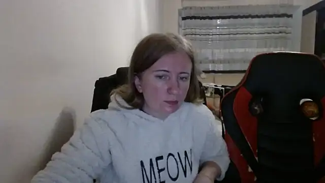 PeterAndJen online show from October 26, 6:36 pm