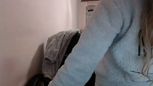 PeterAndJen online show from December 15, 8:24 pm