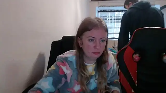 PeterAndJen online show from December 19, 6:31 am