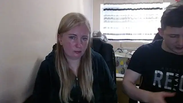 PeterAndJen online show from April 24, 4:42 pm