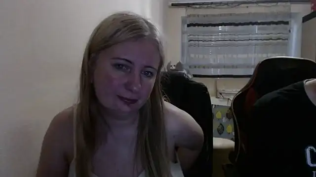 PeterAndJen online show from May 24, 6:13 pm