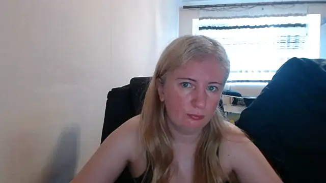 PeterAndJen online show from June 29, 5:03 am