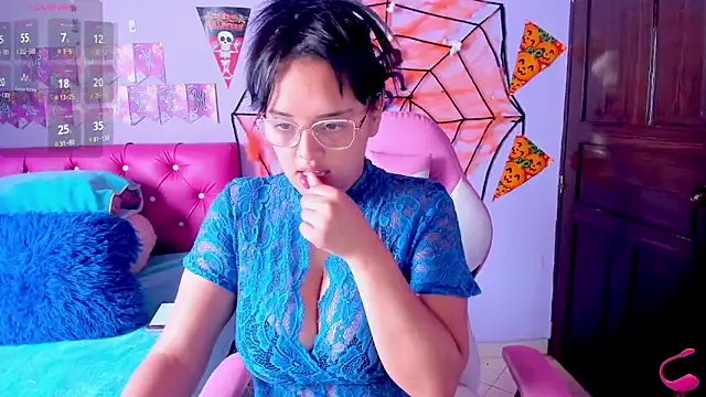 crissn0707 online show from October 16, 1:01 pm