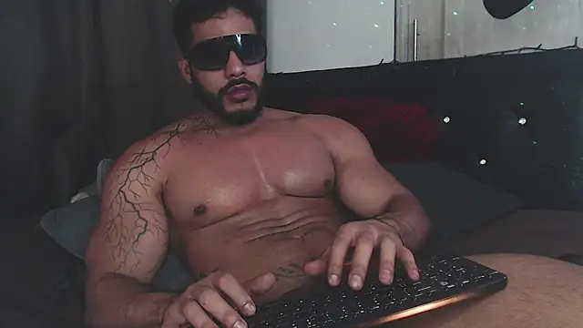 Artemis Kazttman online show from December 6, 1:33 pm