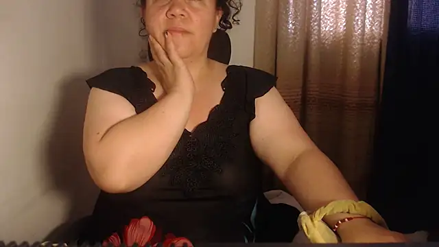 Snapshot of agathamiller01 chatting on June 18, 12:31 pm agathamiller01 online show from June 18, 12:31 pm