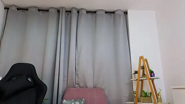 bella  adams online show from March 6, 1:27 am